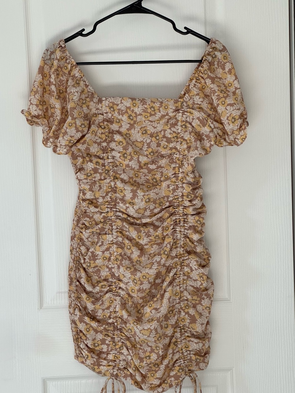 Love Tree Yellow Floral Ruched Puff Sleeve Mini Dress